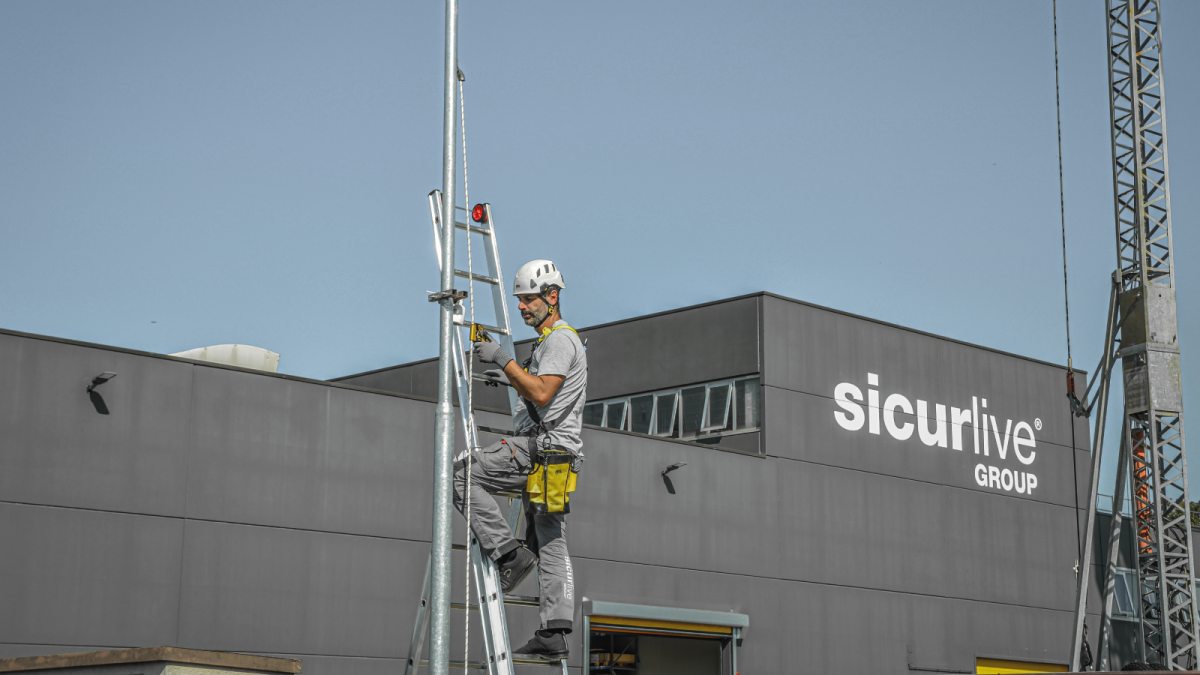 Sistema anticaduta per palo