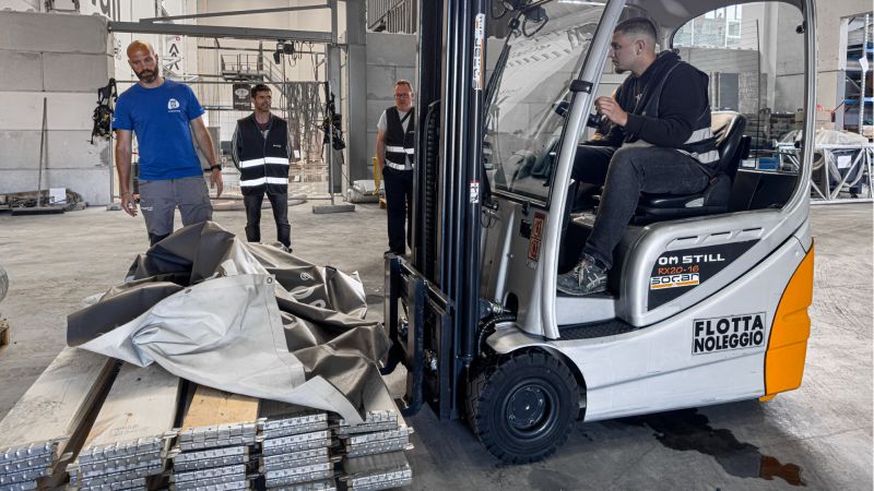 Addetti alla Conduzione di Carrelli Elevatori Industriali Semoventi con Conducente a Bordo