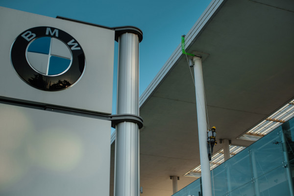 Axel: dispositivo deviatore per lavori in fune