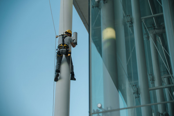 Axel: dispositivo deviatore per lavori in fune