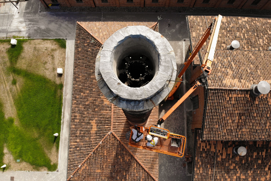 Ex Macello Piacenza: manutenzione straordinaria alla ciminiera