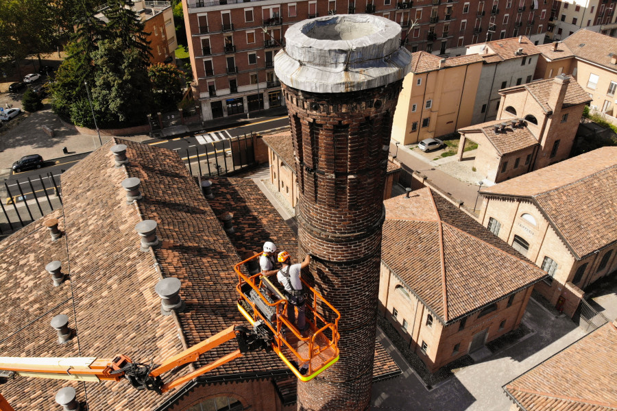 Ex Macello Piacenza: manutenzione straordinaria alla ciminiera