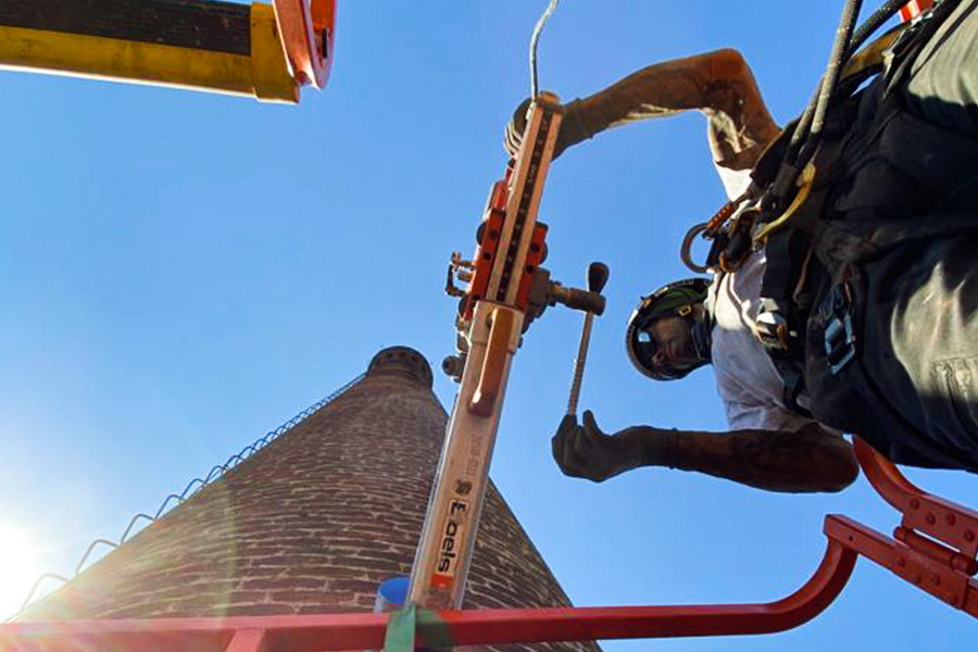 Ex Macello Piacenza: manutenzione straordinaria alla ciminiera