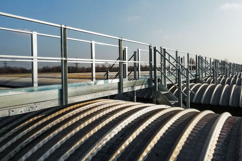 Camminare sopra i lucernari: News su messa in sicurezza delle coperture