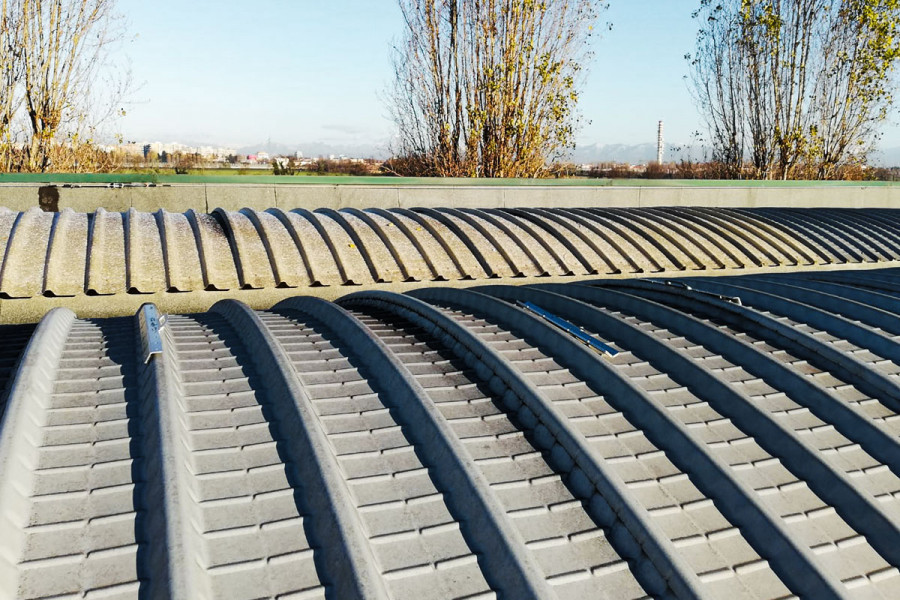 Camminare sopra i lucernari: News su messa in sicurezza delle coperture