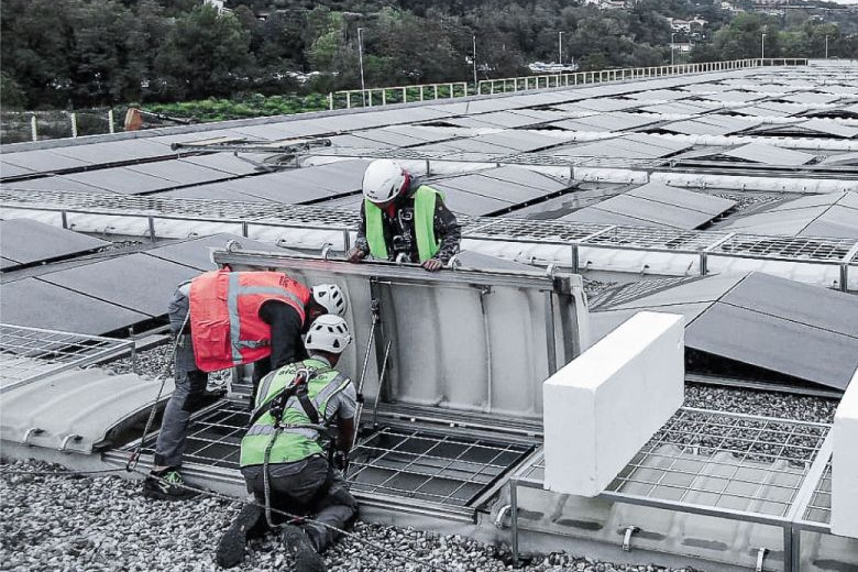 Guida completa alle misure di Sicurezza per Lucernari: Reti, Griglie e Parapetti