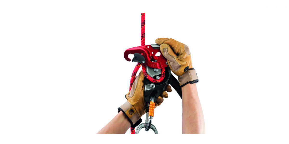 Discensore Petzl autofrenante con funzione antipanico per il soccorso 2