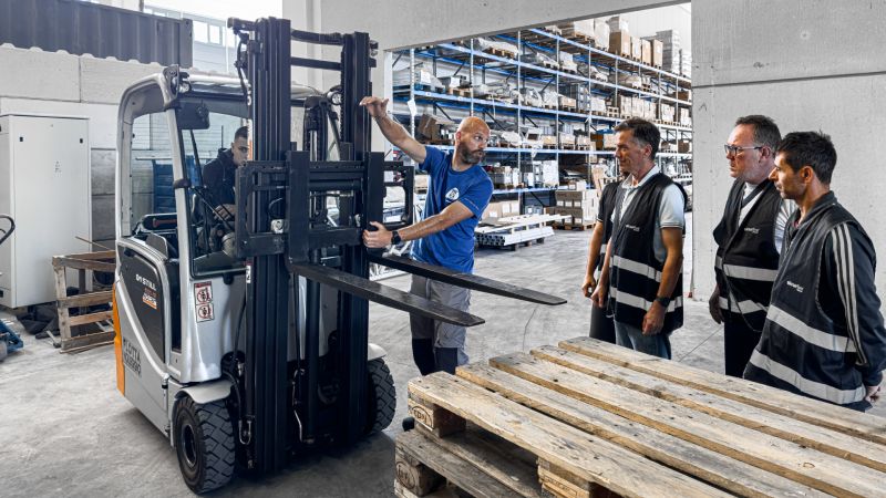 Aggiornamento Addetti alla Conduzione di Carrelli Elevatori Industriali Semoventi con Conducente a Bordo